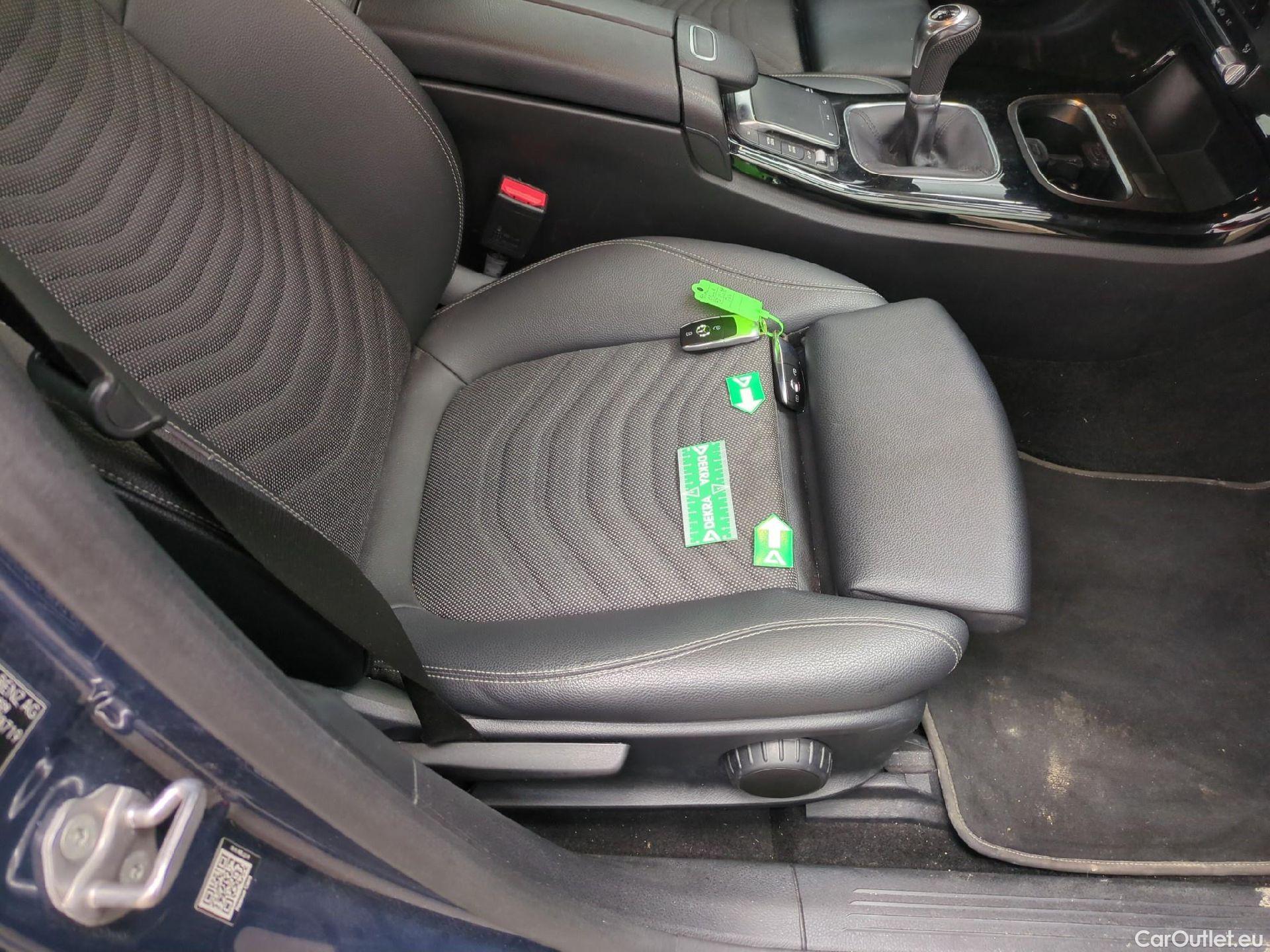  Mercedes  A-Klasse MERCEDES-BENZ Classe A Compact / 2018 / 5P / Berline A 180 d Business Line #41