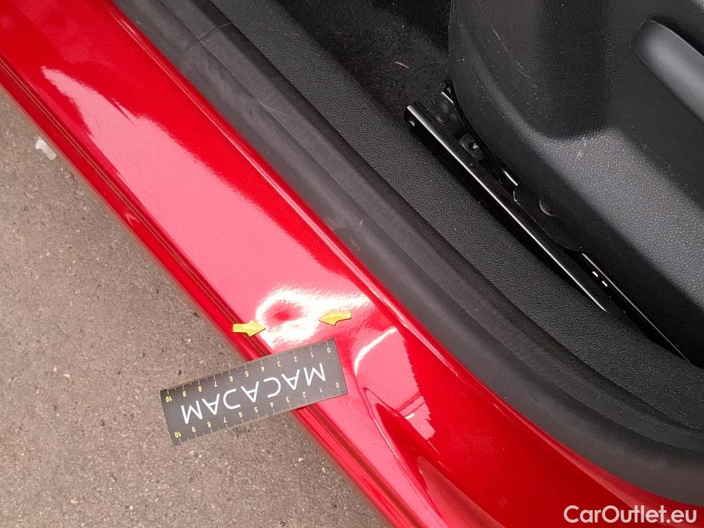  Renault  Captur  Intens 0.9 TCe 90CV BVM5 E6 #17
