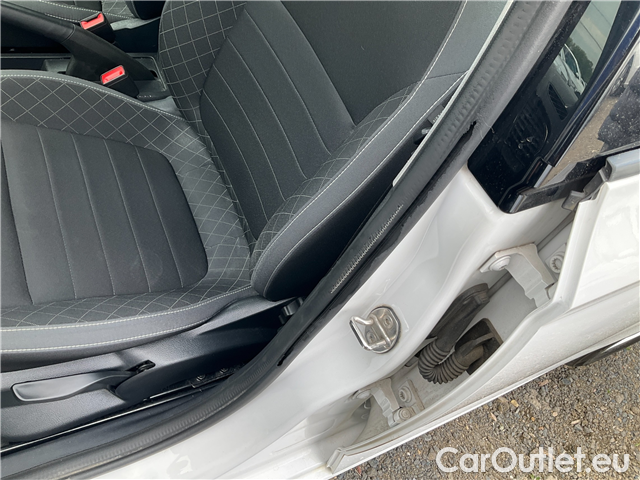  Skoda  Fabia Com.1.0TSI 70 Ambition 5d #10