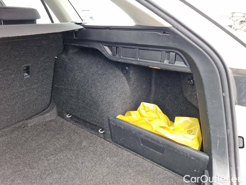  Skoda  Octavia  Combi (NX3)(2020) Oct.C.2.0 TDI 110 Ambition #8