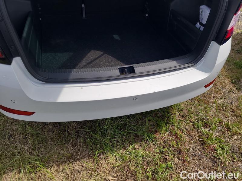 Skoda  Fabia  Combi (2015) Com.1.0TSI 70 Ambition 5d #10