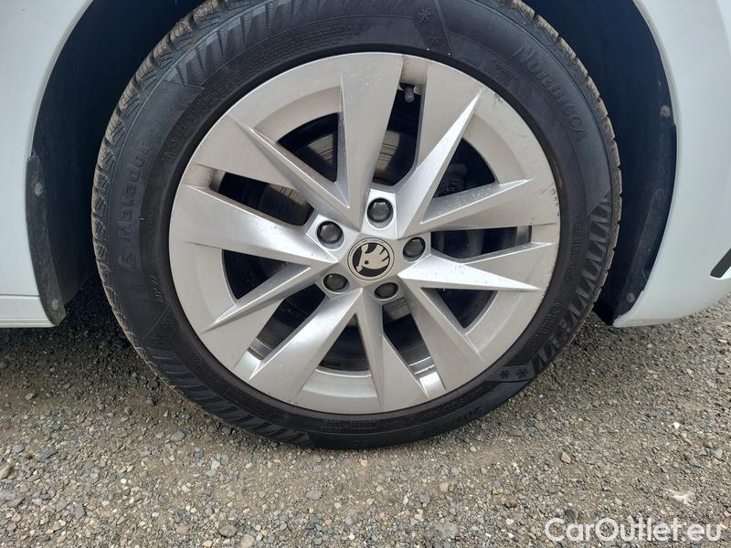  Skoda  Octavia  Combi (NX3)(2020) Oct.Com.1.5e-TEC 110 Style AT #11