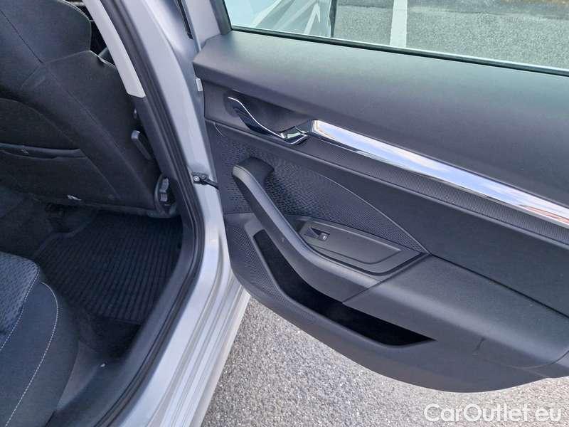  Skoda  Octavia  Combi (NX3)(2020) Oct.Combi 1.5TSI 110 Style #8