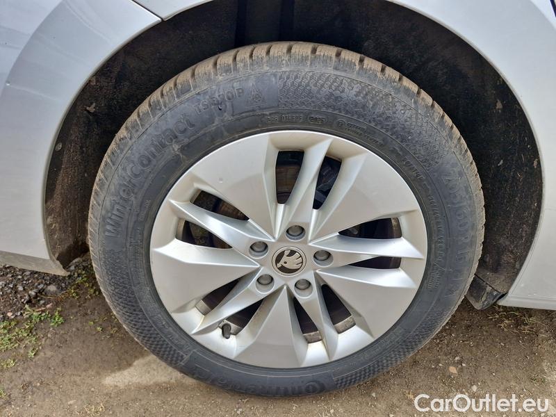  Skoda  Octavia  Combi (NX3)(2020) Oct.C.2.0 TDI 110 Ambition #11