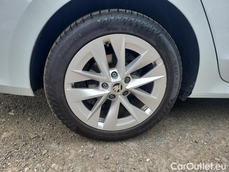  Skoda  Octavia  Combi (NX3)(2020) Oct.Com.1.5e-TEC 110 Style AT #10