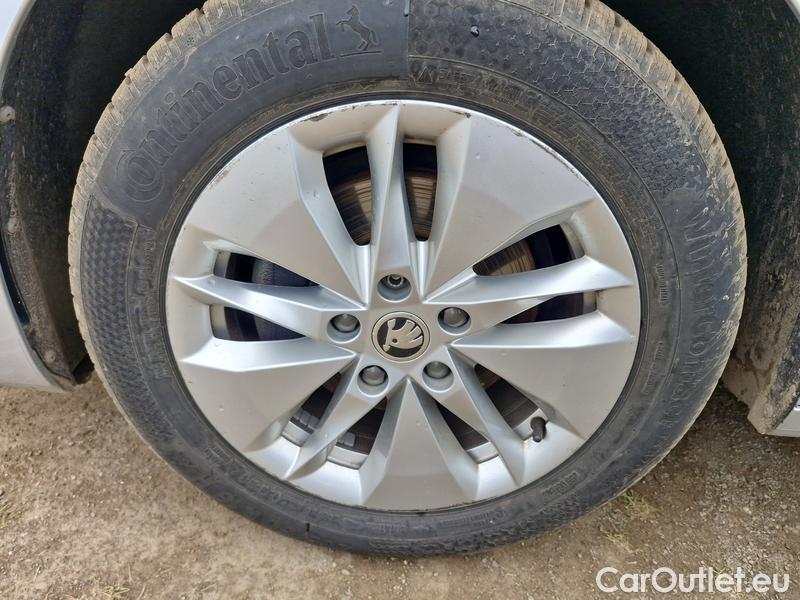  Skoda  Octavia  Combi (NX3)(2020) Oct.C.2.0 TDI 110 Ambition #3
