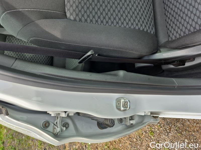  Opel  Astra  K Sports Tourer (2015) ST 1.5CDTi 77 Edition 5d #23