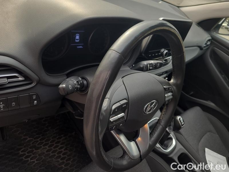  Hyundai  i30   cw (PD)(2017->)  kom.1.5T-GDI Smart 5d #4
