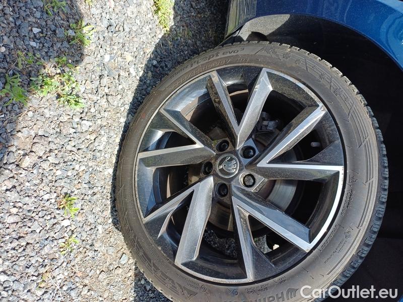  Skoda  Superb  Combi (3T5)(2010) Sup.C.FL2.0TDI 110 Style AT #10