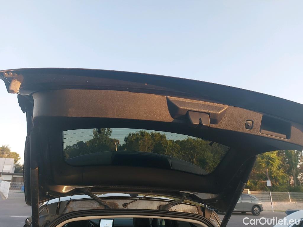  Ford  Kuga FORD  / 2019 / 5P / todoterreno Vignale 2.5 Duratec FHEV 140kW 4x4 Auto #18
