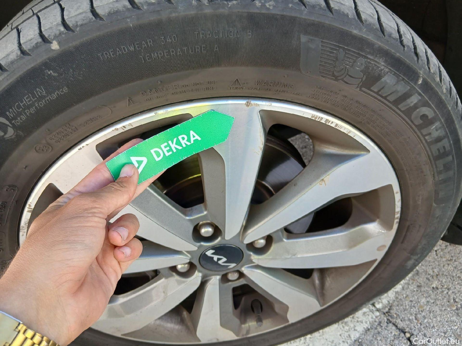  KIA  STONIC KIA  / 2017 / 5P / todoterreno 1.0 T-GDi 74kW (100CV) MHEV iMT Drive #13