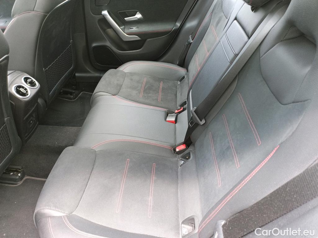  Mercedes  CLA-Klasse MERCEDES-BENZ CLA / 2019 / 5P / familiar CLA 250 e Shooting Brake #14