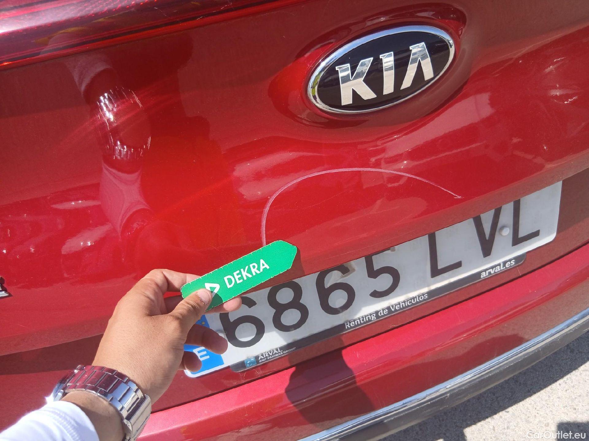  KIA  Sportage KIA  / 2018 / 5P / todoterreno 1.6 CRDi Concept 85kW (115CV) 4x2 #10