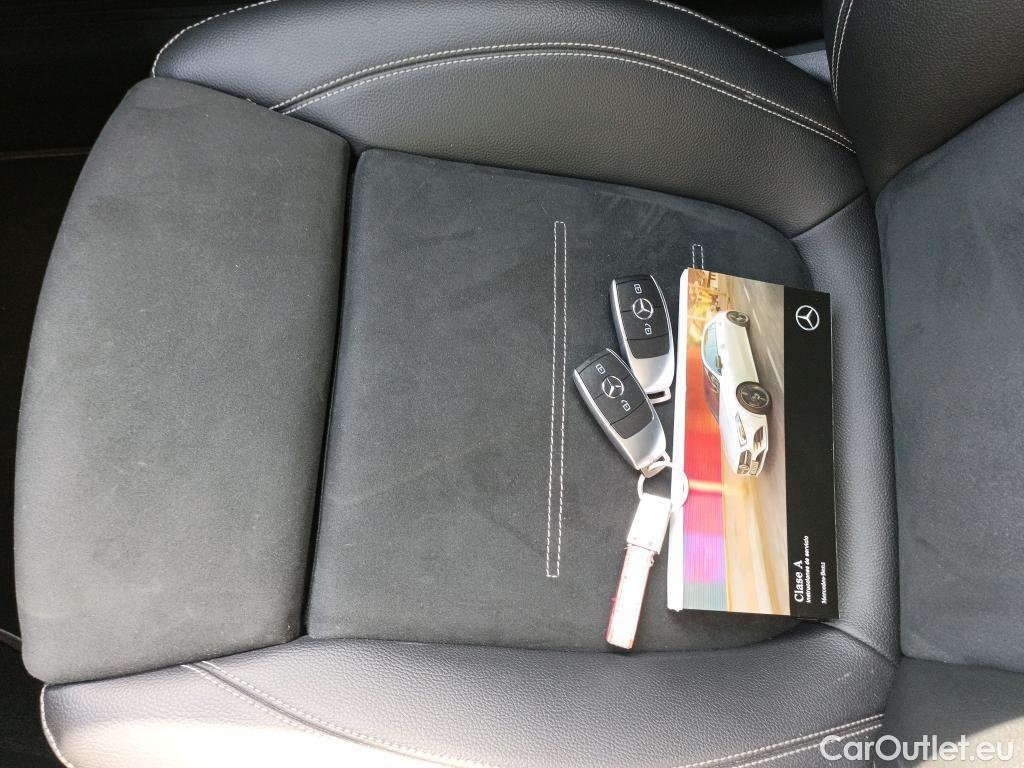  Mercedes  A-Klasse MERCEDES-BENZ Clase A / 2018 / 5P / berlina con portón A 200 d #9