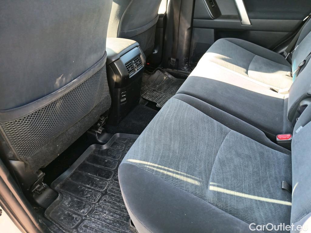  Toyota  Land Cruiser TOYOTA  / 2017 / 5P / todoterreno 2.8 D-4D GX #9