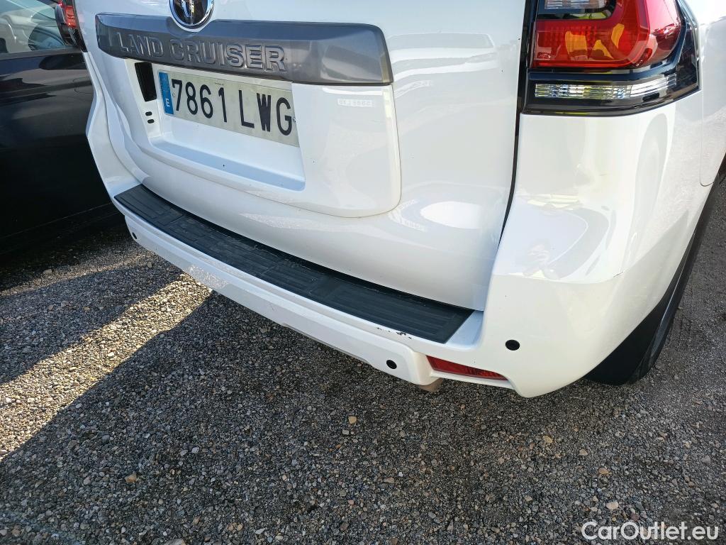  Toyota  Land Cruiser TOYOTA  / 2017 / 5P / todoterreno 2.8 D-4D GX #22