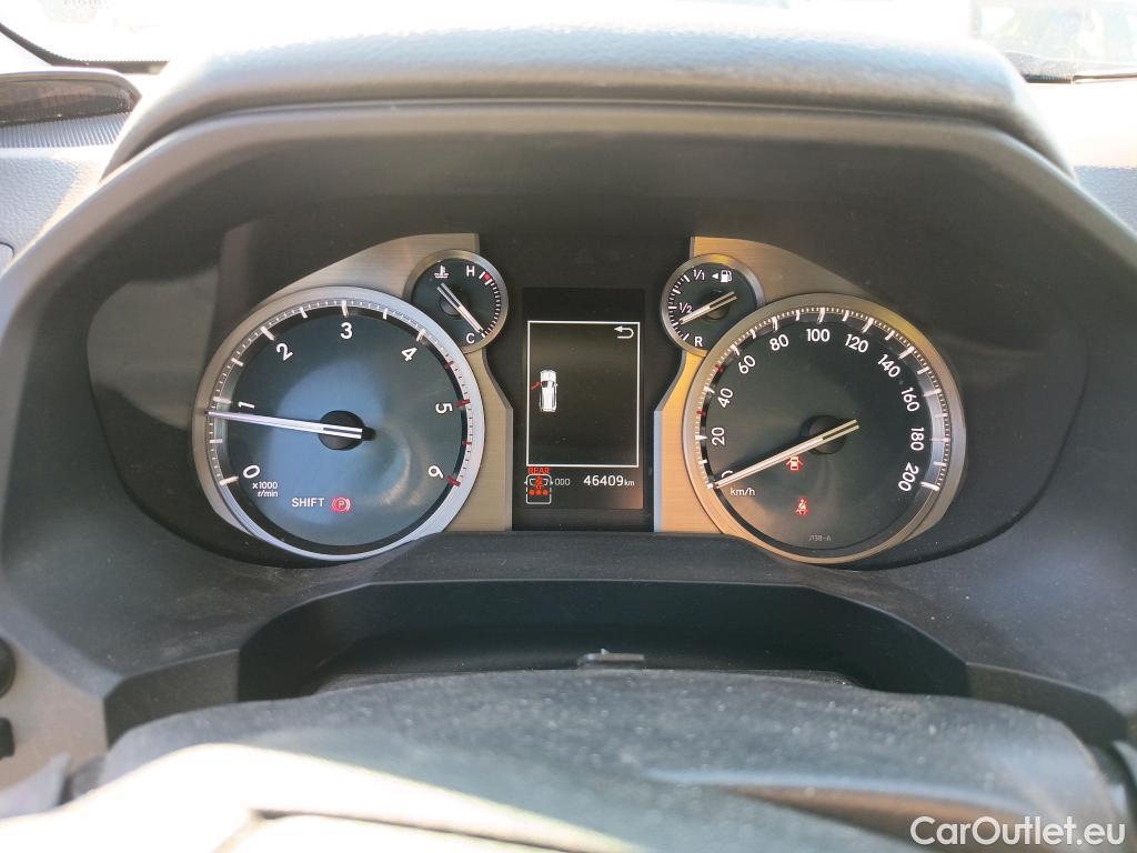  Toyota  Land Cruiser TOYOTA  / 2017 / 5P / todoterreno 2.8 D-4D GX #25