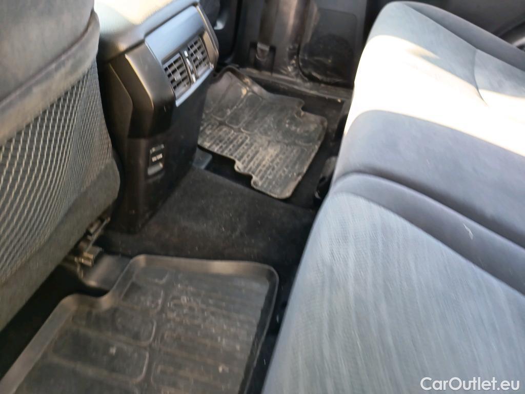  Toyota  Land Cruiser TOYOTA  / 2017 / 5P / todoterreno 2.8 D-4D GX #10