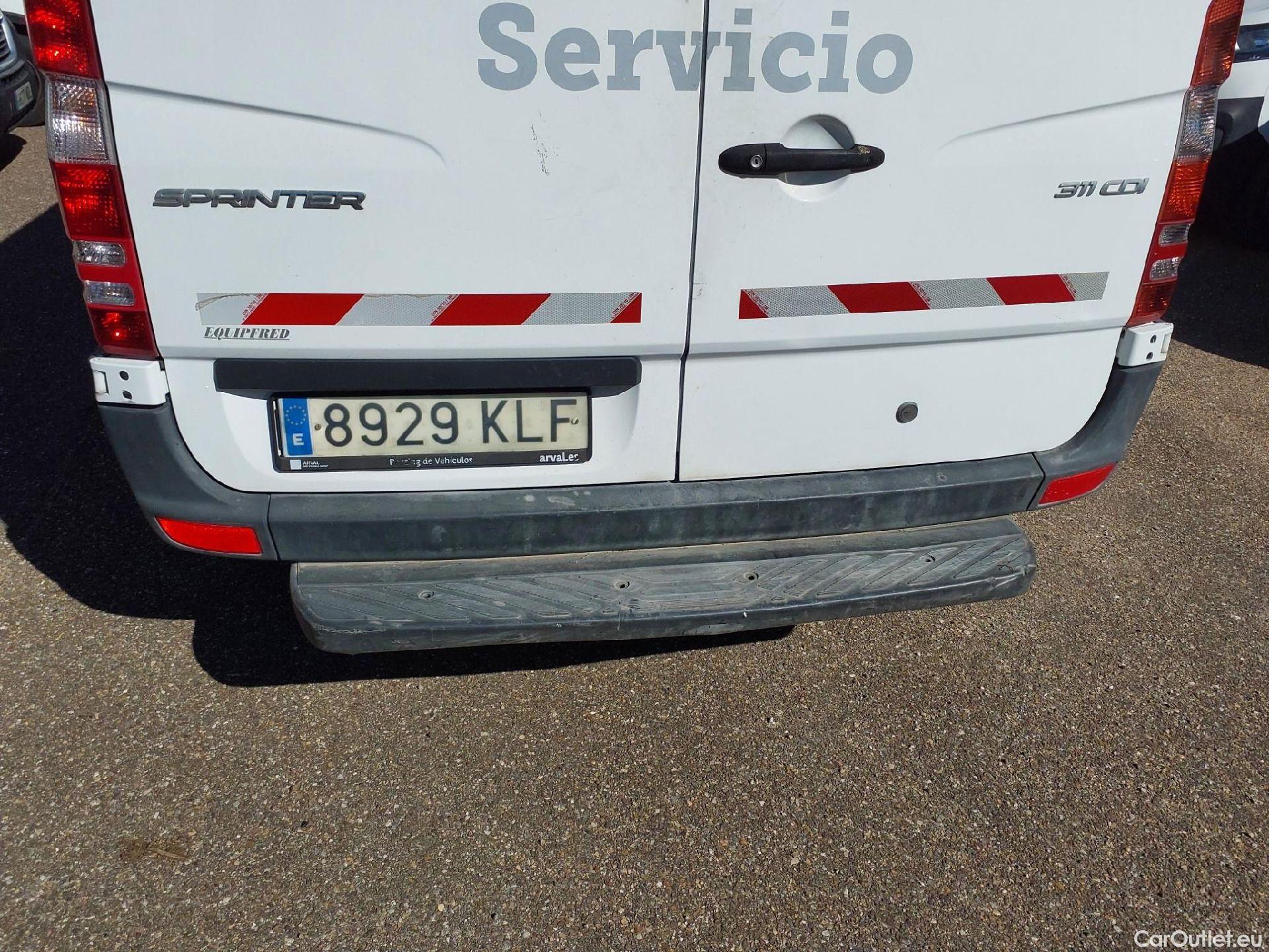  Mercedes  Sprinter MERCEDES-BENZ  / 2013 / 4P / furgón 311 CDI MEDIO 3.5T T. ALTO #17