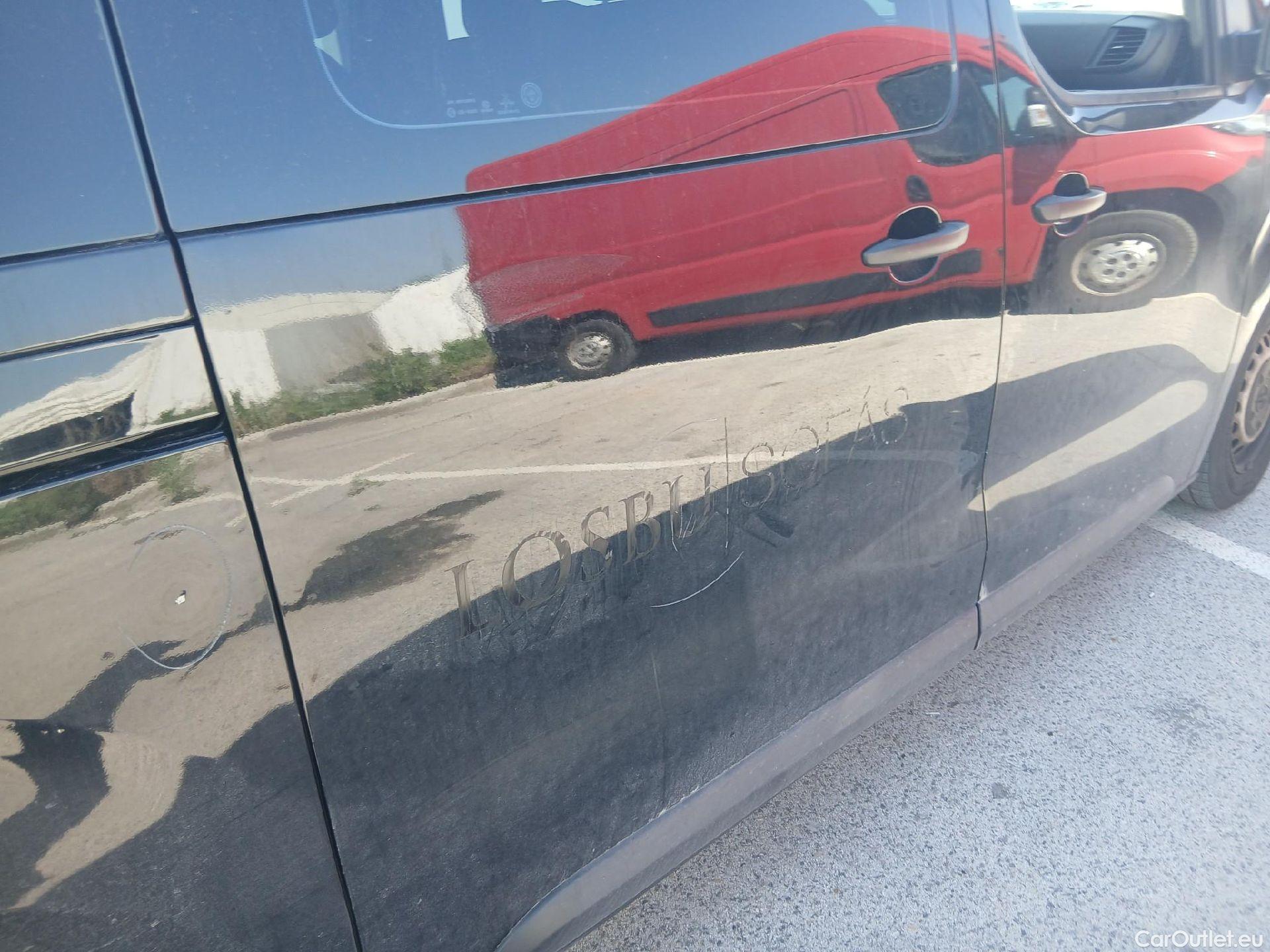  Opel  Vivaro OPEL  / 4P / combi 1.5 Diésel 120 CV M Std Express #18