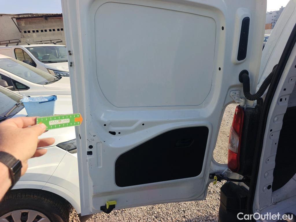  Citroen  Berlingo CITROEN  / 4P / Talla M BlueHDi 100 CV CLUB #28