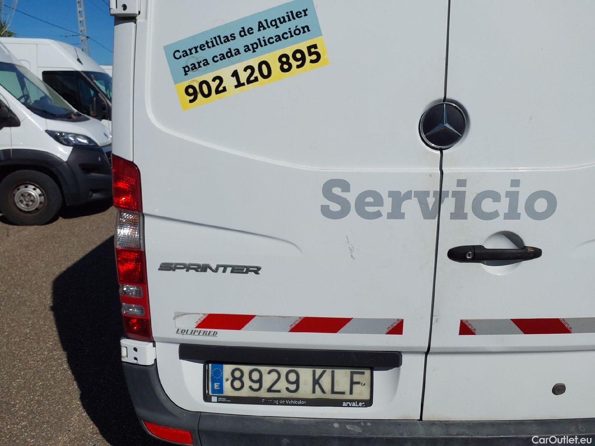  Mercedes  Sprinter MERCEDES-BENZ  / 2013 / 4P / furgón 311 CDI MEDIO 3.5T T. ALTO #19