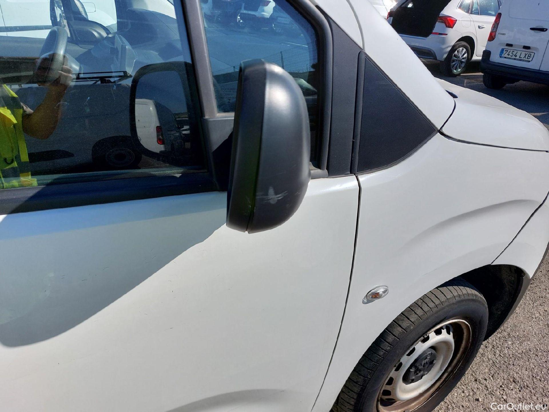  Peugeot  Partner PEUGEOT  / 2018 / 3P / furgón derivado de turismo Pro Standard 600kg BlueHDi 73kW (AC) #22