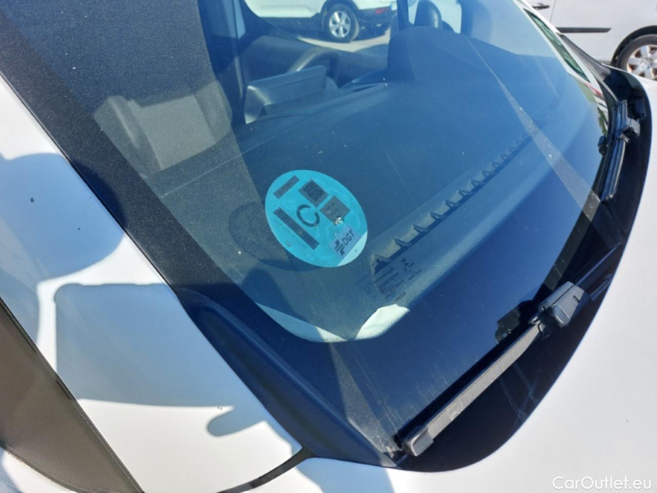  Peugeot  Partner PEUGEOT  / 2018 / 3P / furgón derivado de turismo Pro Standard 600kg BlueHDi 73kW (AC) #25