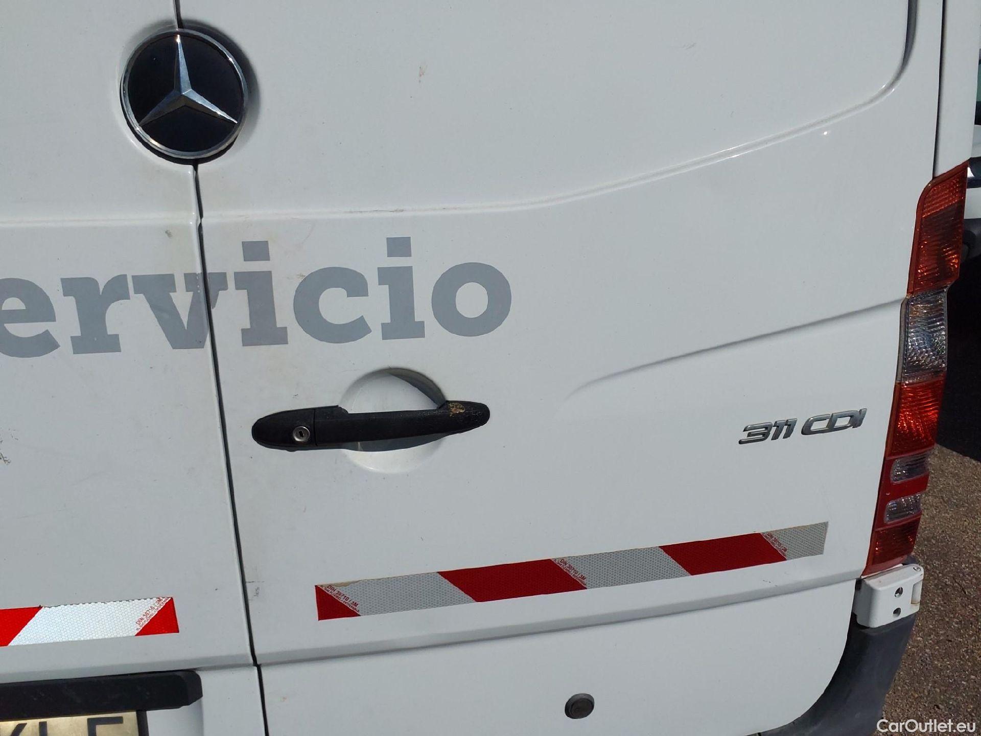  Mercedes  Sprinter MERCEDES-BENZ  / 2013 / 4P / furgón 311 CDI MEDIO 3.5T T. ALTO #20