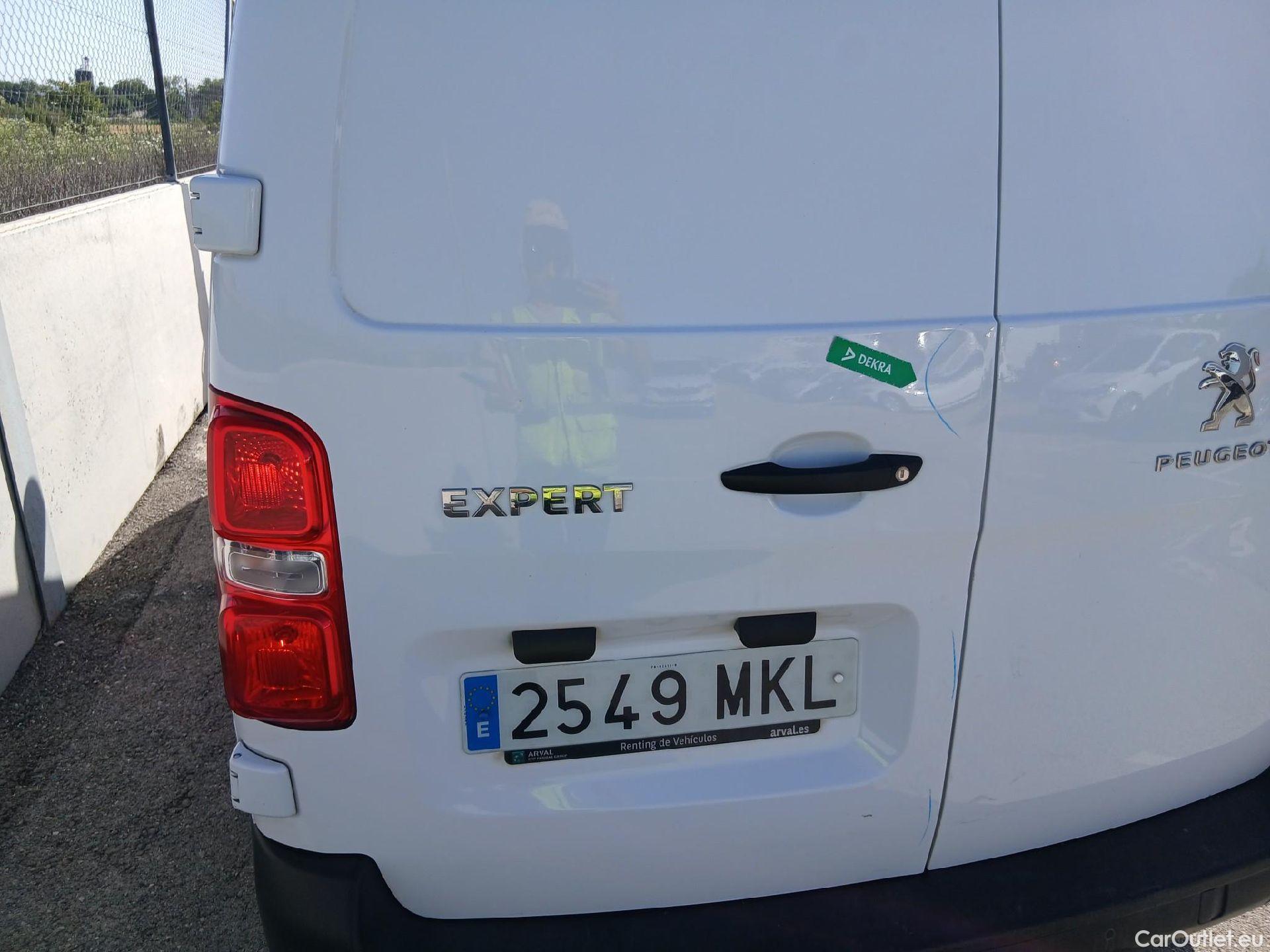  Peugeot  Expert PEUGEOT  / 2016 / 4P / furgón Furgón BlueHDi 120 S&S 6v Standard #26