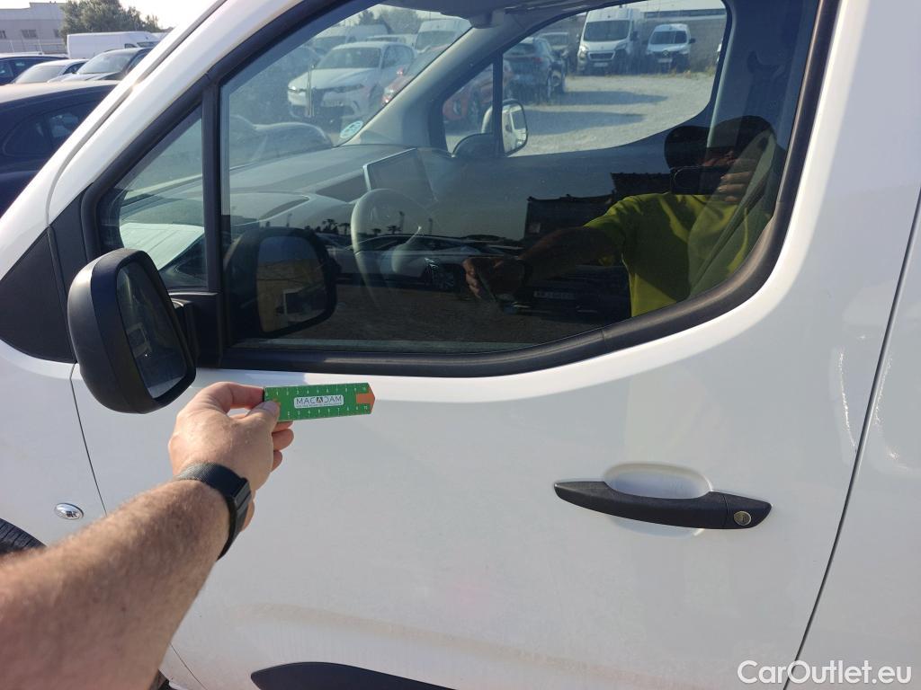  Citroen  Berlingo CITROEN  / 4P / Talla M BlueHDi 100 CV CLUB #13