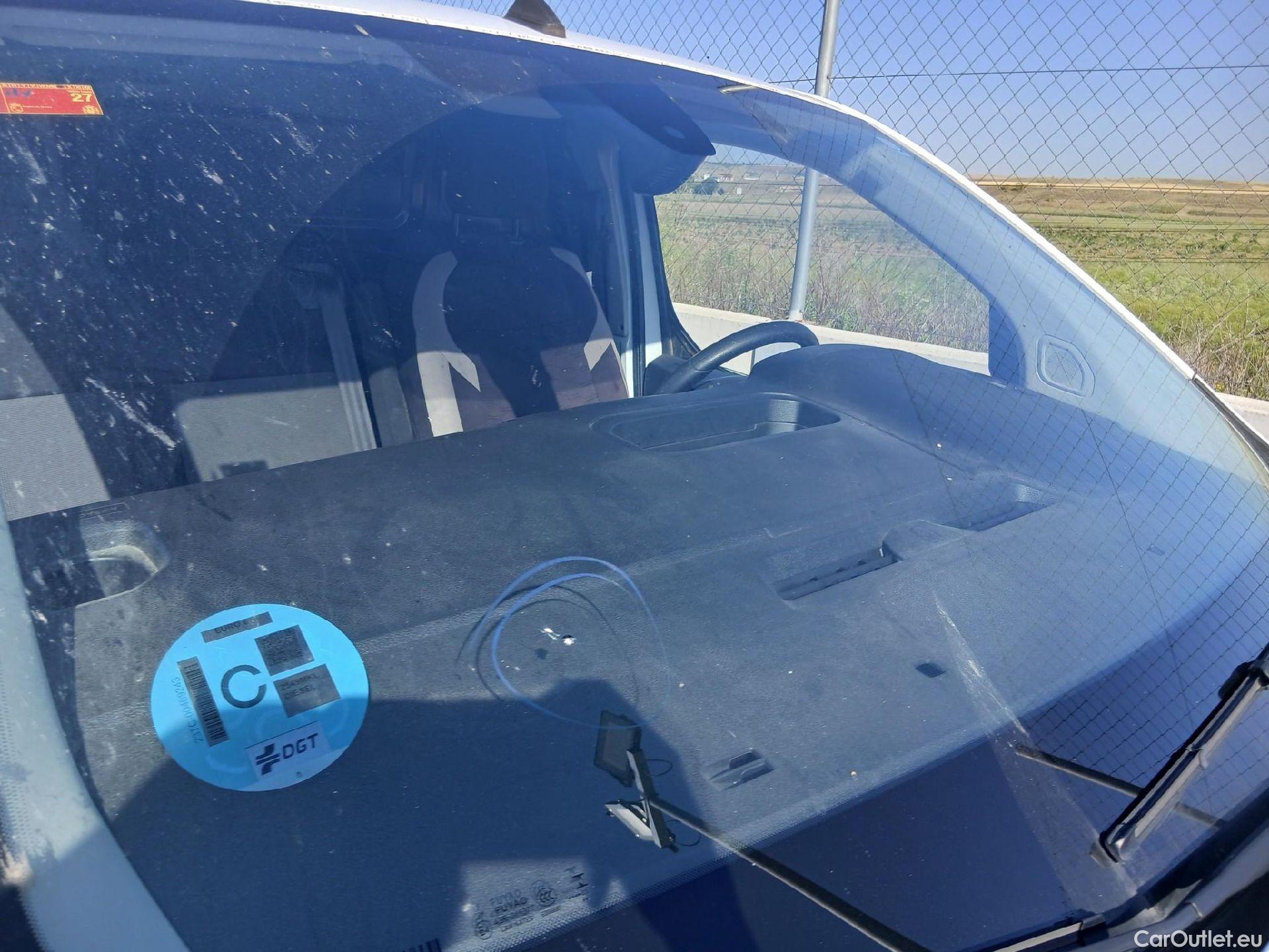  Peugeot  Expert PEUGEOT  / 2016 / 4P / furgón Furgón BlueHDi 120 S&S 6v Standard #3