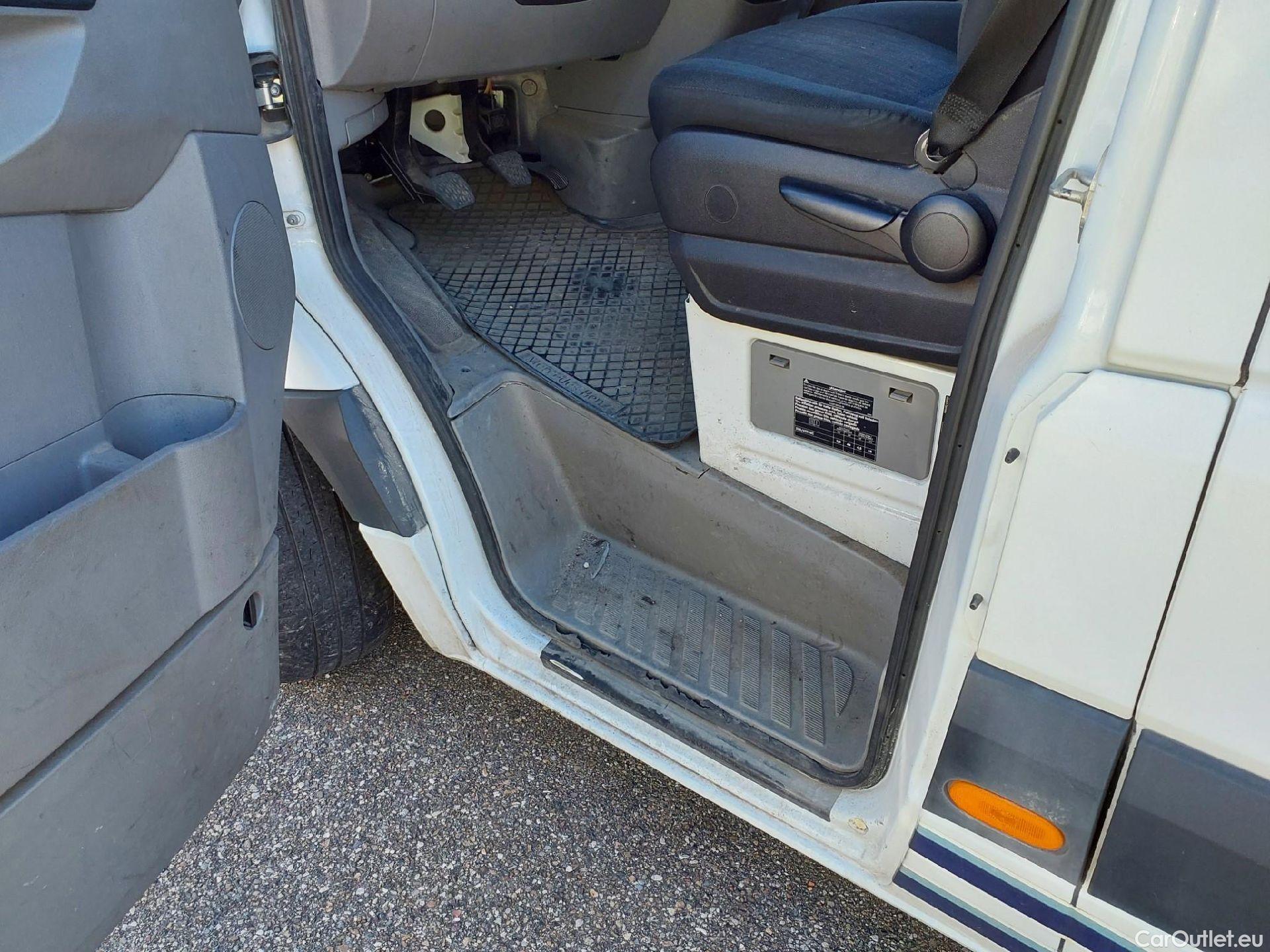  Mercedes  Sprinter MERCEDES-BENZ  / 2013 / 4P / furgón 311 CDI MEDIO 3.5T T. ALTO #5