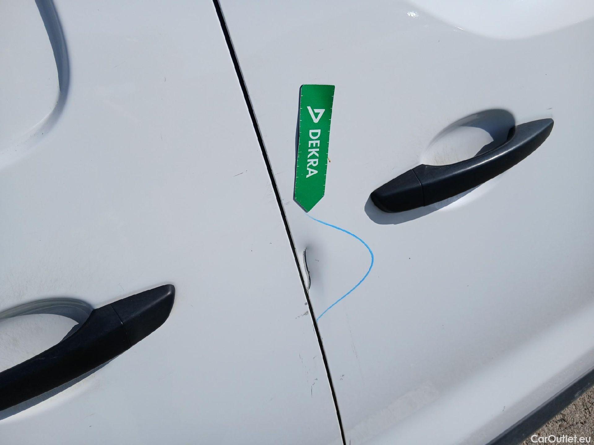  Peugeot  Expert PEUGEOT  / 2016 / 4P / furgón Furgón BlueHDi 120 S&S 6v Standard #44