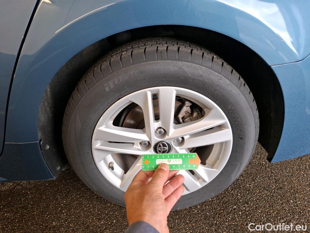  Toyota  Corolla TOYOTA  Touring Sports / 2018 / 5P / Break Hybride 122h Dynamic Business Supp Lomb #90