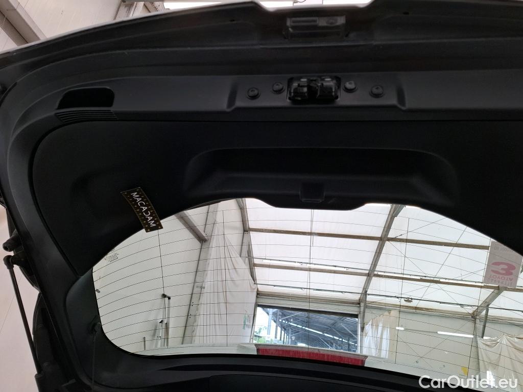  Toyota  Corolla TOYOTA  / 2018 / 5P / Berline Hybride 122h Dynamic Business Supp Lomb #85