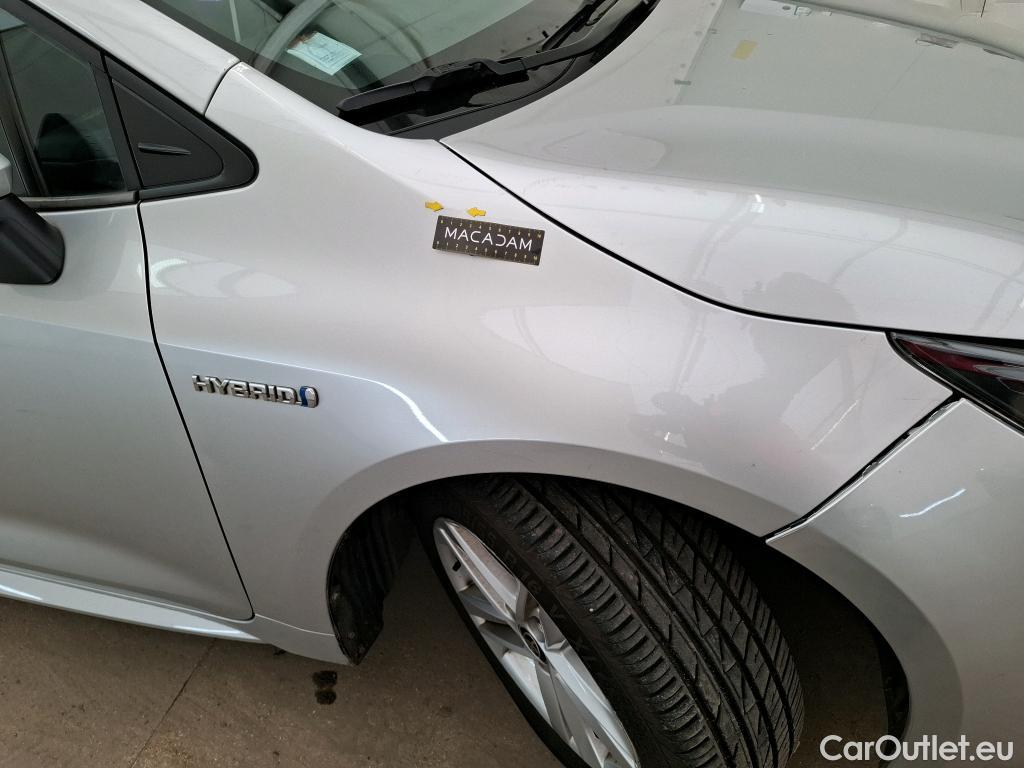  Toyota  Corolla TOYOTA  / 2018 / 5P / Berline Hybride 122h Dynamic Business Supp Lomb #31