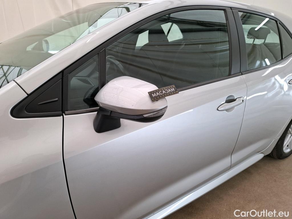  Toyota  Corolla TOYOTA  / 2018 / 5P / Berline Hybride 122h Dynamic Business Supp Lomb #73