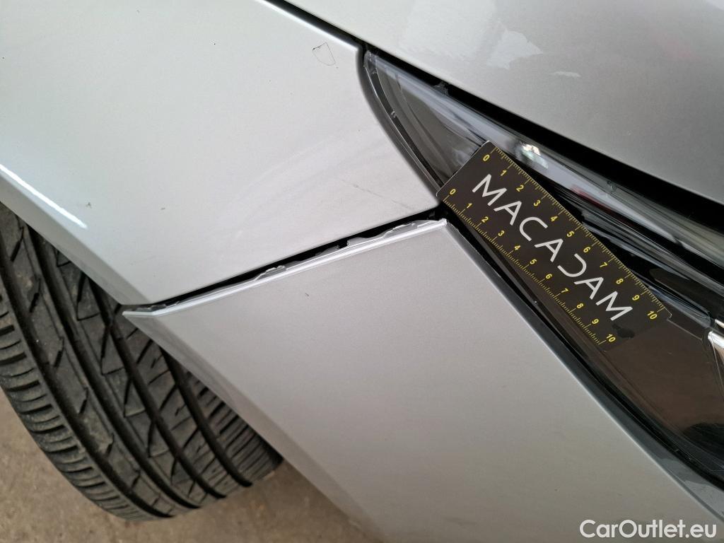  Toyota  Corolla TOYOTA  / 2018 / 5P / Berline Hybride 122h Dynamic Business Supp Lomb #72