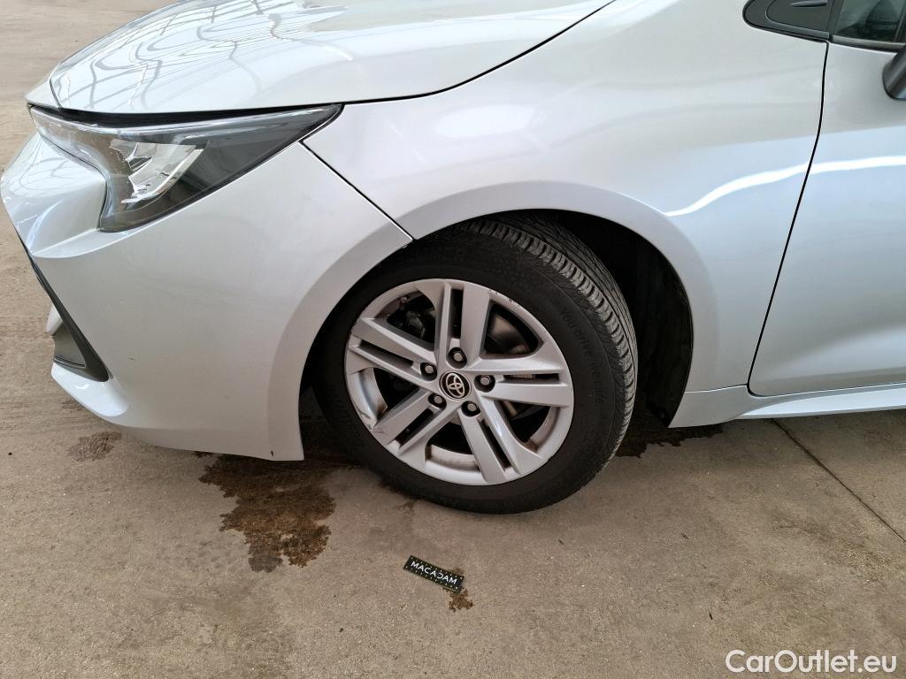  Toyota  Corolla TOYOTA  / 2018 / 5P / Berline Hybride 122h Dynamic Business Supp Lomb #50