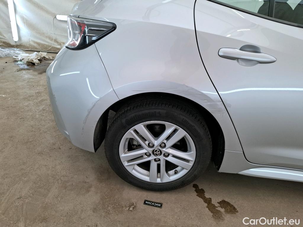  Toyota  Corolla TOYOTA  / 2018 / 5P / Berline Hybride 122h Dynamic Business Supp Lomb #47