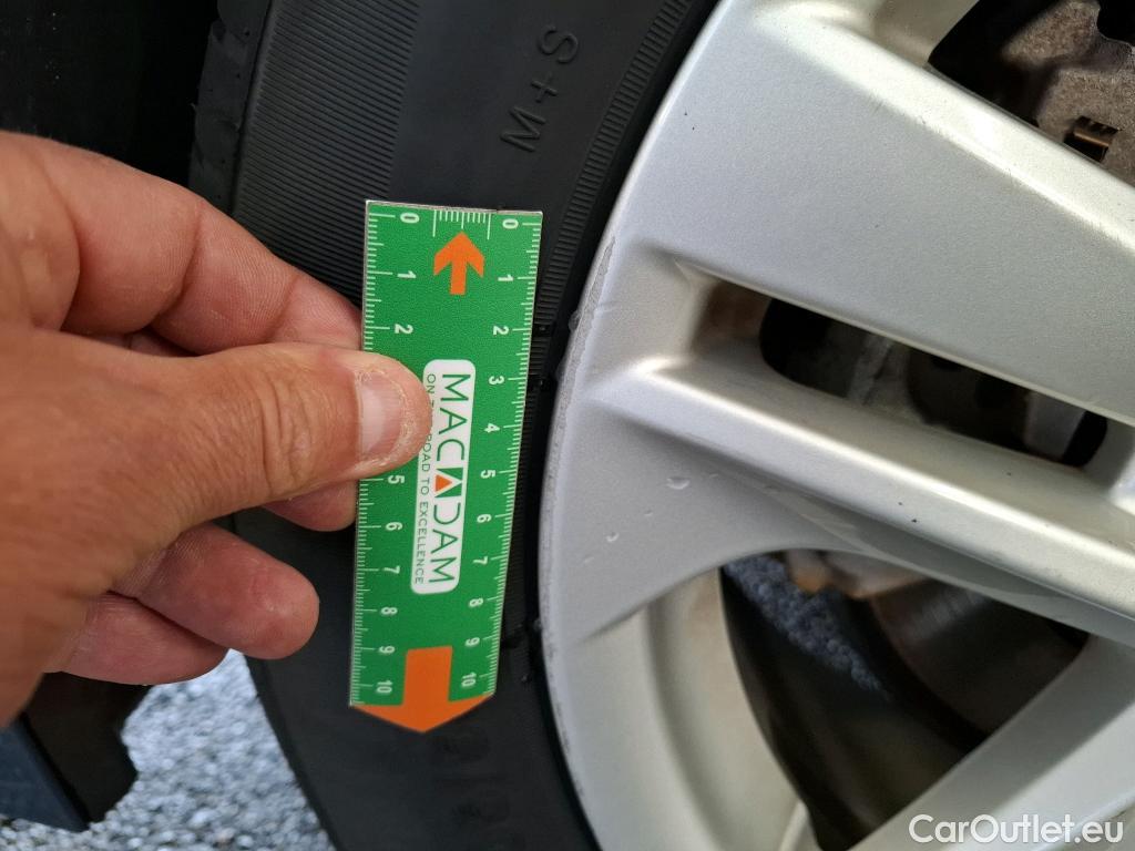  Toyota  Corolla TOYOTA  Touring Sports / 2018 / 5P / Break Hybride 122h Dynamic Business Supp Lomb #58