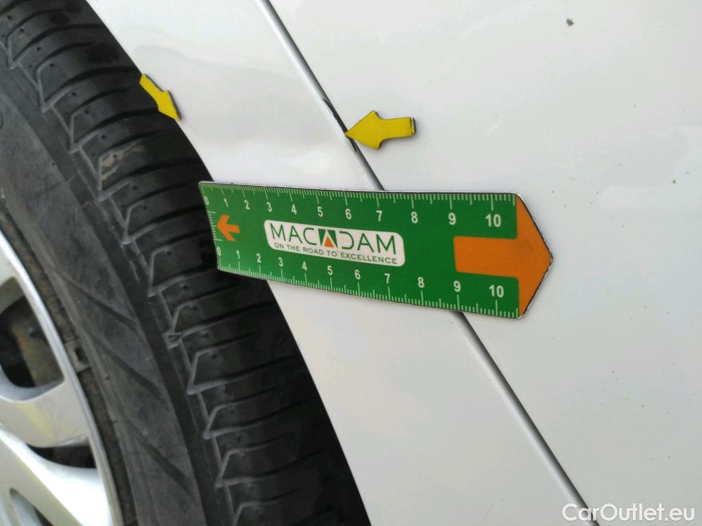  Renault  Clio  IV Air MediaNav 1.5 dCi 75CV BVM5 E6 #7