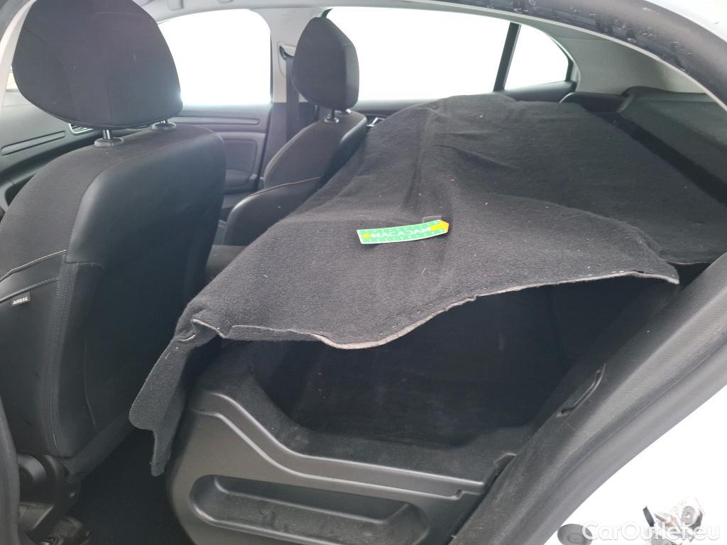  Renault  Megane  IV Berline 5pt. Société Air Nav 1.5 dCi 110CV BVM6 E6 #60