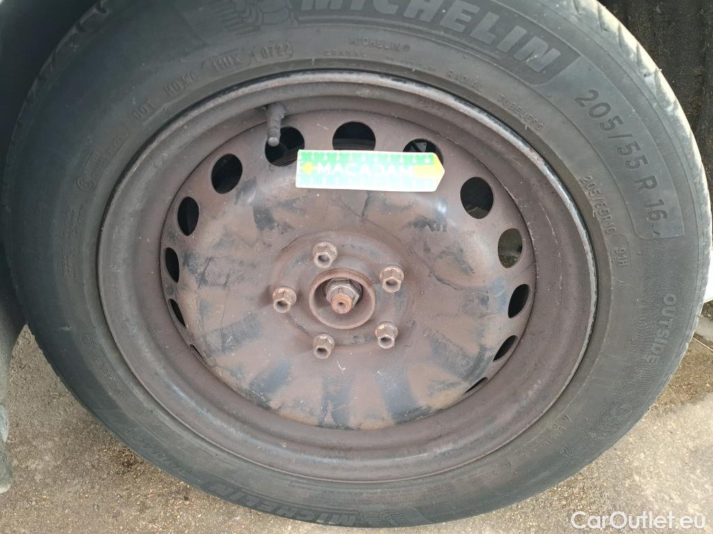 Renault  Megane  IV Berline 5pt. Société Air Nav 1.5 dCi 110CV BVM6 E6 #72