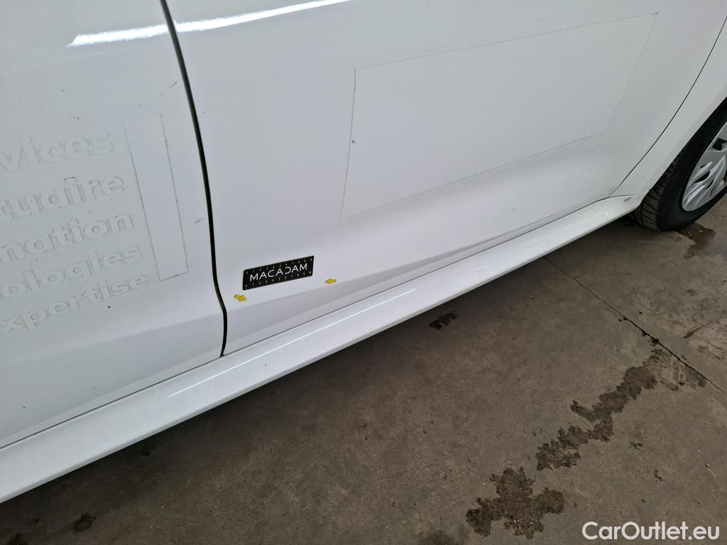  Toyota  Yaris  Hybride Affaires / 2019 / 5P / Berline / VU 1.5 Hybride 116h Dynamic Business  #59