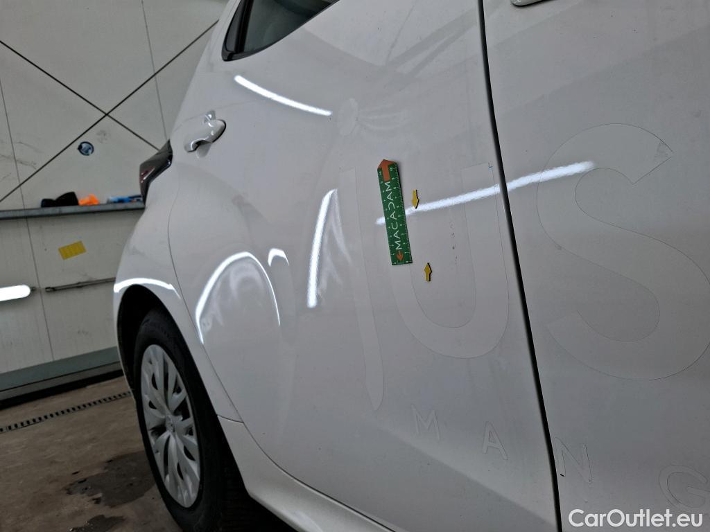  Toyota  Yaris  Hybride Affaires / 2019 / 5P / Berline 1.5 Hybride 116h Dynamic Business #3
