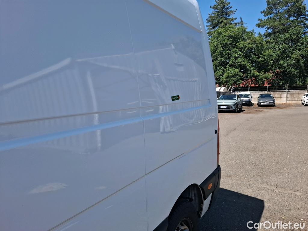  Renault  Master RENAULT  VU 4p Fourgon FG Cf Trac F3500 L3H2 dCi 125 #23
