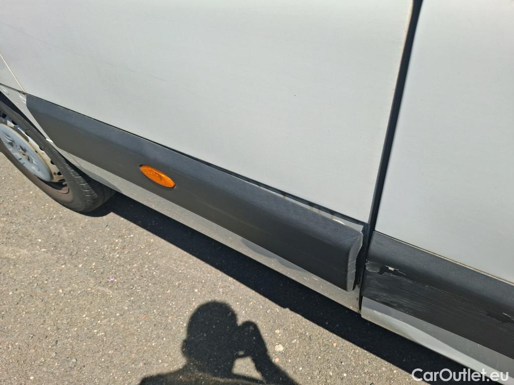  Renault  Master RENAULT  VU 4p Fourgon FG Cf Trac F3500 L3H2 dCi 125 #40
