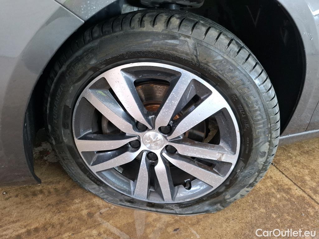  Peugeot  308  Allure Business 1.5 HDi 130CV BVM6 E6d #33